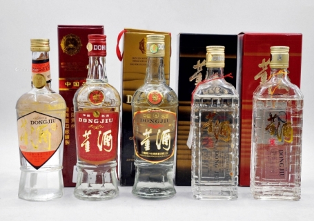 佳木斯回收红董褐董白董3款90年代的老董酒分别多少钱一瓶，各自介绍与特点分析