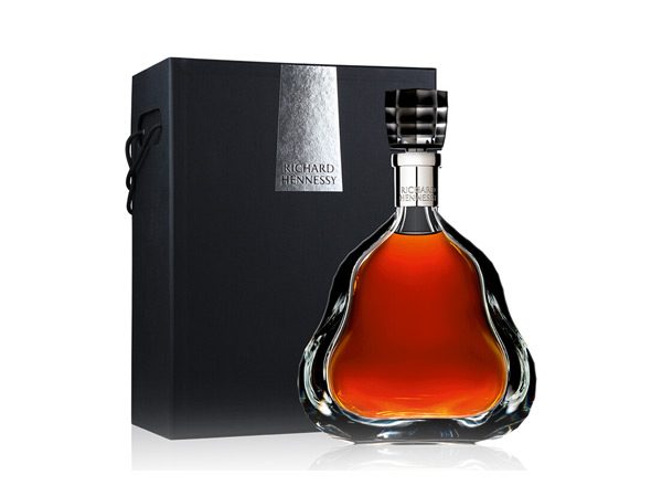 佳木斯收购轩尼诗李察XO回收Hennessy洋酒干邑白兰地700ml