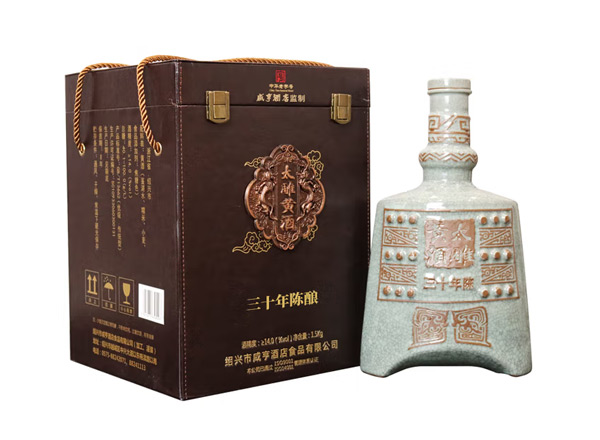 佳木斯咸亨酒店太雕黄酒回收太雕三十年陈酿绍兴黄酒1.5kg礼盒装