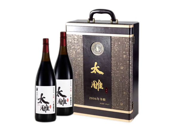 佳木斯回收太雕黄酒咸亨酒店太雕黄酒2006年冬酿1.8KG*2礼盒装绍兴黄酒